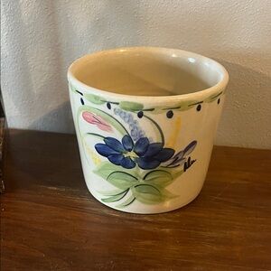 Yesteryears Hand-Painted Ceramic Floral Pot